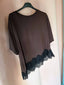 T-shirt Lumière – Cotone con pizzo asimmetrico